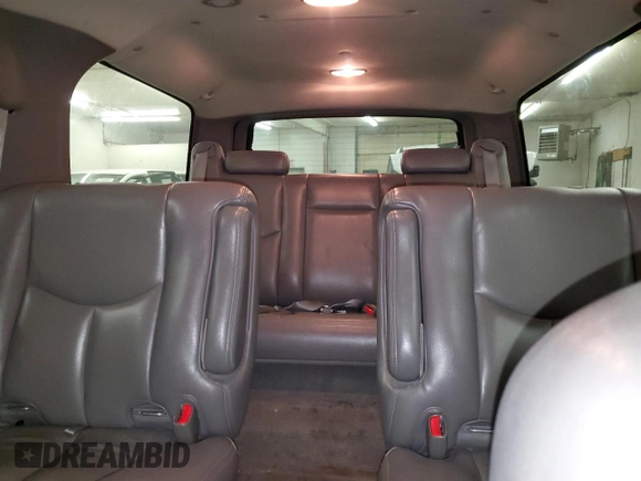 2005 Chevrolet Suburban LS with VIN 3GNFK16Z65G286026, listed as a Copart auction lot 84956424 with 215,759 mi miles and Clean Title. Bid and sale history available at carsss.com. Image 10.