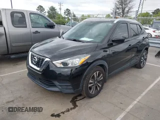 2020 Nissan Kicks SV z VIN 3N1CP5CV5LL573791, wystawiony jako IAAI lot #41848869 z przebiegiem 62 630 mil mil oraz . Historia ofert i sprzedaży dostępna na DreamBid. Obrazek 2.