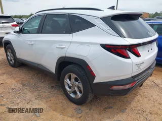 2024 Hyundai Tucson SEL with VIN 5NMJBCDE0RH301466, listed as a IAAI auction lot 42010181 with 8,221 mi miles. Bid and sale history available at carsss.com. Image 3.