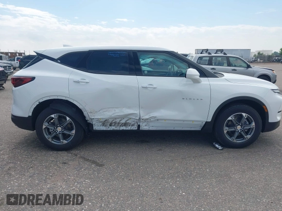 2025 Chevrolet Blazer LT с VIN 3GNKBHR49SS210008, выставлен на аукционе IAAI как лот 42567029 с пробегом 125 миль миль и . История ставок и продаж доступна на DreamBid. Изображение 13.