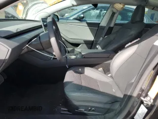 2024 Tesla Model 3 z VIN 5YJ3E1EA7RF826476, wystawiony jako Copart lot #80184564 z przebiegiem 2963 mil mil oraz Szkody całkowita. Historia ofert i sprzedaży dostępna na DreamBid. Obrazek 7.