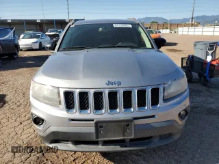 2016 Jeep Compass Sport z VIN 1C4NJCBA6GD553393, wystawiony jako Copart lot #64136605 z przebiegiem 93 909 mil mil oraz Czysty tytuł • Clean title. Historia ofert i sprzedaży dostępna na DreamBid. Obrazek 5.