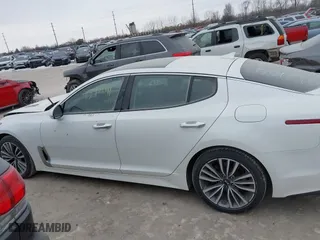 2019 Kia Stinger Premium with VIN KNAE25LAXK6054730, listed as a IAAI auction lot 41392041 with 62,457 mi miles. Bid and sale history available at carsss.com. Image 15.