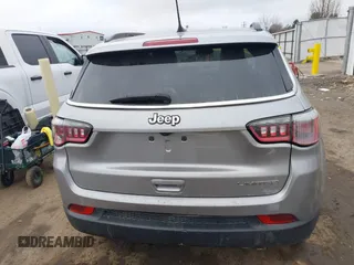 2019 Jeep Compass Limited with VIN 3C4NJCCB8KT782121, listed as a IAAI auction lot 41698308 with 158,352 mi miles. Bid and sale history available at carsss.com. Image 16.