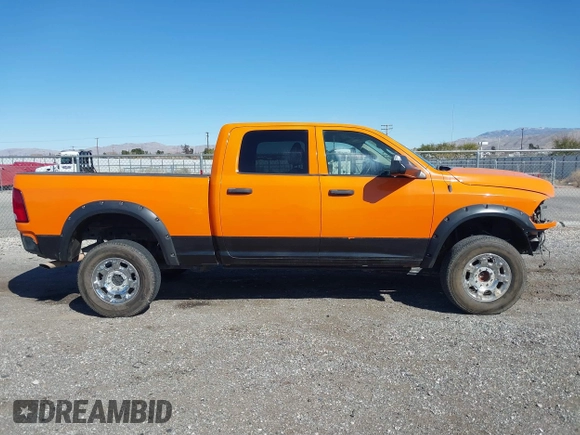 2014 Ram 2500 Tradesman z VIN 3C6TR5CTXEG235098, wystawiony jako IAAI lot #41831596 z przebiegiem 97 540 mil mil oraz . Historia ofert i sprzedaży dostępna na DreamBid. Obrazek 14.