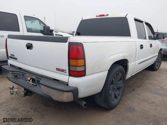 2007 GMC Sierra 1500 Classic SL with VIN 2GTEC13V571169357, listed as a IAAI auction lot 41709256 with 250,542 mi miles. Bid and sale history available at carsss.com. Image 4.