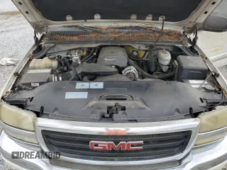 2004 GMC Sierra 1500 SLE z VIN 1GTEK19TX4E122294, wystawiony jako Copart lot #56576185 z przebiegiem 322 130 mil mil oraz Czysty tytuł • Clean title. Historia ofert i sprzedaży dostępna na DreamBid. Obrazek 11.