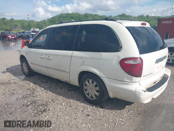 2007 Chrysler Town & Country LWB Touring with VIN 2A4GP54L67R151544, listed as a IAAI auction lot 42027456 with Not Provided miles. Bid and sale history available at carsss.com. Image 3.