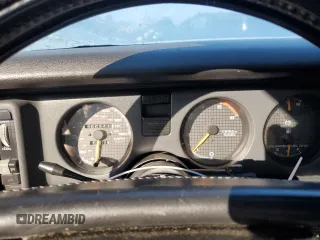1988 Pontiac Firebird z VIN 1G2FW2183JL204840, wystawiony jako Copart lot #69142254 z przebiegiem 62 529 mil mil oraz Czysty tytuł • Clean title. Historia ofert i sprzedaży dostępna na DreamBid. Obrazek 9.