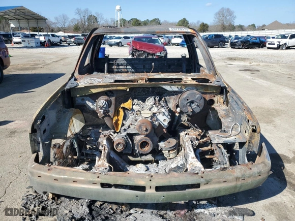 2002 Chevrolet Silverado 1500 LS with VIN 1GCEC14V02Z185478, listed as a Copart auction lot 43778515 with 0 mi miles and Salvage Title. Bid and sale history available at carsss.com. Image 5.
