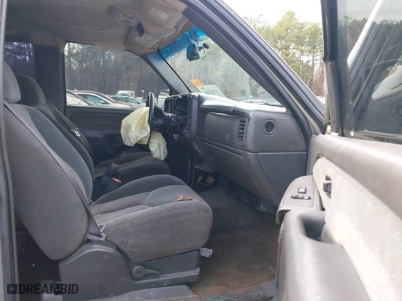 2003 Chevrolet Silverado 1500 Work Truck with VIN 2GCEC19X831370446, listed as a IAAI auction lot 41565715 with 179,326 mi miles. Bid and sale history available at carsss.com. Image 5.