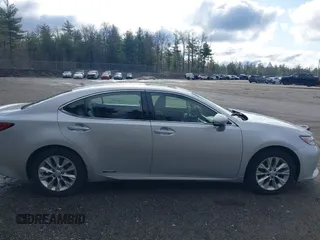 2013 Lexus ES 300h Hybrid with VIN JTHBW1GG1D2002302, listed as a IAAI auction lot 41902424 with 104,020 mi miles. Bid and sale history available at carsss.com. Image 13.