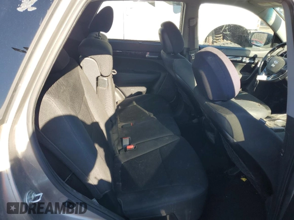 2014 Kia Sorento LX with VIN 5XYKTCA68EG532313, listed as a Copart auction lot 49613145 with 167,534 mi miles and Clean Title. Bid and sale history available at DreamBid. Image 10.