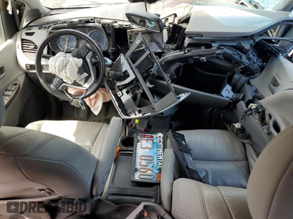 2017 Toyota Sienna XLE Auto Access Seat с VIN 5TDYZ3DC8HS832791, выставлен на аукционе Copart как лот 52372865 с пробегом 270 739 миль миль и Списание • Salvage title. История ставок и продаж доступна на DreamBid. Изображение 8.