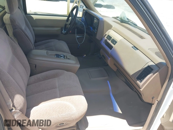 1994 GMC Sierra 1500 z VIN 1GTFC24KXRE522028, wystawiony jako IAAI lot #42463380 z przebiegiem 153 411 mil mil oraz . Historia ofert i sprzedaży dostępna na DreamBid. Obrazek 5.