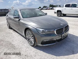 2018 BMW 7 Series 740i xDrive with VIN WBA7E4C51JGV23905, listed as a Copart auction lot 46949643 with 33,842 mi miles. Bid and sale history available at carsss.com. Image 4.
