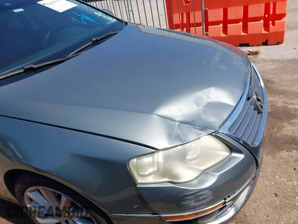 2008 Volkswagen Passat 3.6L V6 with VIN WVWDU73C58P065966, listed as a IAAI auction lot 42543613 with 142,948 mi miles and . Bid and sale history available at DreamBid. Image 6.