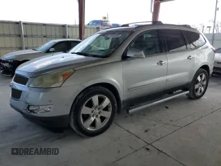 2012 Chevrolet Traverse LTZ z VIN 1GNKRLED2CJ184679, wystawiony jako Copart lot #53004855 z przebiegiem 207 344 mil mil oraz Czysty tytuł • Clean title. Historia ofert i sprzedaży dostępna na DreamBid. Obrazek 1.
