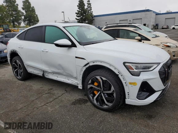2023 Audi e-tron Sportback Premium Plus z VIN WA12ABGE1PB007387, wystawiony jako Copart lot #50734225 z przebiegiem 48 484 mil mil oraz Szkoda całkowita • Salvage title. Historia ofert i sprzedaży dostępna na DreamBid. Obrazek 4.