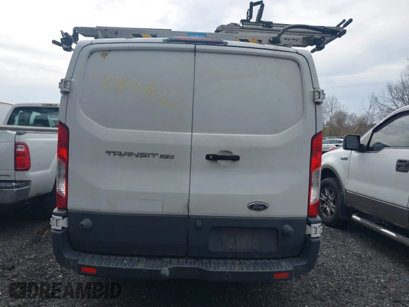 2018 Ford Transit z VIN 1FTYR2YM8JKB17665, wystawiony jako IAAI lot #40803462 z przebiegiem 129 703 mil mil oraz . Historia ofert i sprzedaży dostępna na DreamBid. Obrazek 16.