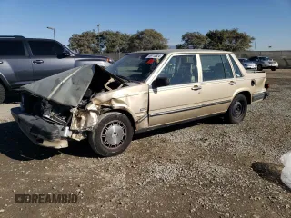 1988 Volvo 740 with VIN YV1FX8849J2284577, listed as a Copart auction lot 86113524 with 199,153 mi miles and Salvage Title. Bid and sale history available at carsss.com. Image 1.