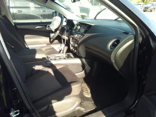 2017 Nissan Pathfinder S with VIN 5N1DR2MN6HC644925, listed as a IAAI auction lot 34176350 with 1 mi miles. Bid and sale history available at carsss.com. Image 5.