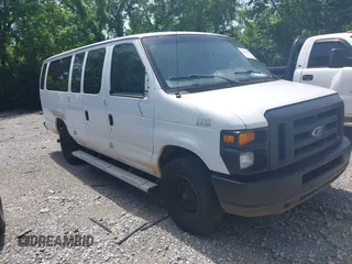 2013 Ford Econoline Cargo Commercial z VIN 1FTSS3EL6DDB08712, wystawiony jako IAAI lot #42264955 z przebiegiem 148 315 mil mil oraz . Historia ofert i sprzedaży dostępna na DreamBid. Obrazek 1.