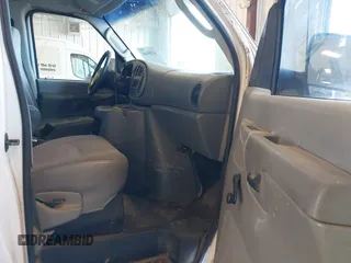2003 Ford Econoline Cargo z VIN 1FTNE24W53HA22180, wystawiony jako IAAI lot #42206484 z przebiegiem 306 921 mil mil oraz . Historia ofert i sprzedaży dostępna na DreamBid. Obrazek 5.