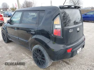 2010 Kia Soul + with VIN KNDJT2A28A7125814, listed as a IAAI auction lot 41808123 with 171,124 mi miles. Bid and sale history available at carsss.com. Image 3.