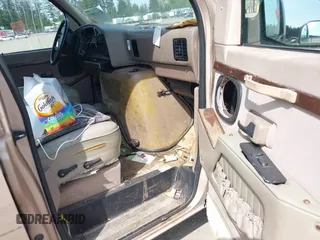 1996 Ford Econoline Cargo z VIN 1FDEE14H4THA09346, wystawiony jako IAAI lot #42108855 z przebiegiem 150 061 mil mil oraz . Historia ofert i sprzedaży dostępna na DreamBid. Obrazek 5.