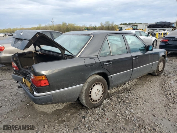 1993 Mercedes-Benz E Class with VIN WDBEA32EXPB907462, listed as a Copart auction lot 50077925 with 293,487 mi miles and Salvage Title. Bid and sale history available at carsss.com. Image 3.