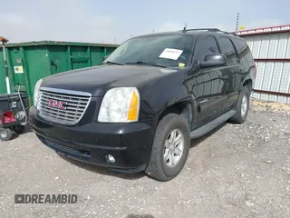 2012 GMC Yukon SLT with VIN 1GKS1CE01CR221109, listed as a IAAI auction lot 41820717 with 201,893 mi miles. Bid and sale history available at carsss.com. Image 17.