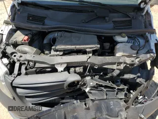 2023 Mercedes-Benz Metris Cargo z VIN W1YV0BEYXP4227971, wystawiony jako Copart lot #52766075 z przebiegiem 41 571 mil mil oraz Szkoda całkowita • Salvage title. Historia ofert i sprzedaży dostępna na DreamBid. Obrazek 12.
