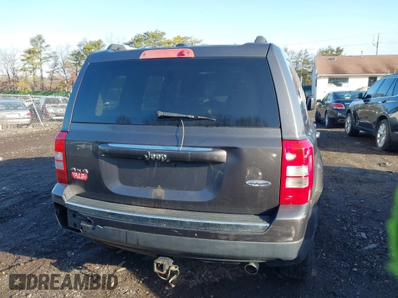 2016 Jeep Patriot Latitude with VIN 1C4NJRFB9GD627671, listed as a IAAI auction lot 41858695 with 999,999 mi miles. Bid and sale history available at carsss.com. Image 15.