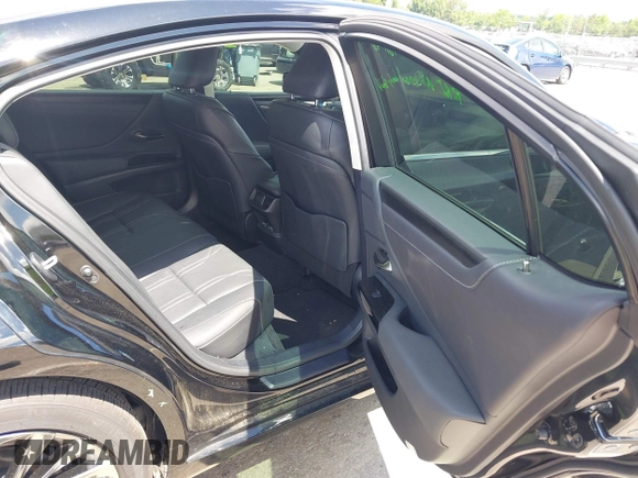 2024 Lexus ES 350 Luxury z VIN 58AEZ1B15RU180643, wystawiony jako IAAI lot #42296720 z przebiegiem 19 457 mil mil oraz . Historia ofert i sprzedaży dostępna na DreamBid. Obrazek 8.