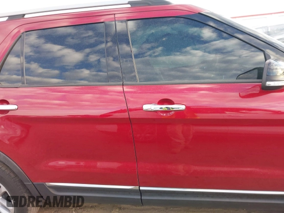 2015 Ford Explorer XLT with VIN 1FM5K8D80FGA32070, listed as a IAAI auction lot 41754485 with 140,432 mi miles. Bid and sale history available at carsss.com. Image 13.