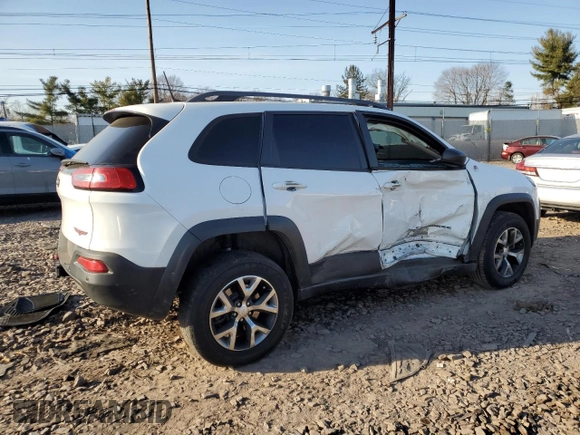 2018 Jeep Cherokee Trailhawk with VIN 1C4PJMBB0JD512787, listed as a Copart auction lot 48319185 with 0 mi miles and Salvage Title. Bid and sale history available at carsss.com. Image 3.