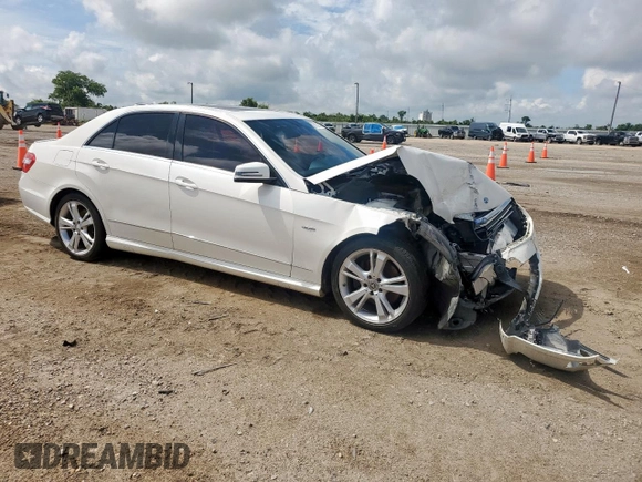 2012 Mercedes-Benz E 350 Luxury z VIN WDDHF5KB8CA634027, wystawiony jako Copart lot #61029405 z przebiegiem 162 206 mil mil oraz Szkoda całkowita • Salvage title. Historia ofert i sprzedaży dostępna na DreamBid. Obrazek 4.