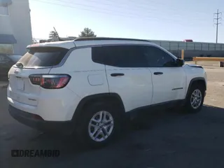 2019 Jeep Compass Sport z VIN 3C4NJCAB0KT726483, wystawiony jako Copart lot #49352905 z przebiegiem 116 915 mil mil oraz Szkoda całkowita • Salvage title. Historia ofert i sprzedaży dostępna na DreamBid. Obrazek 3.