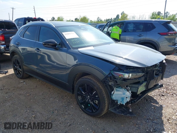 2024 Mazda CX-30 S Carbon Edition z VIN 3MVDMBCM6RM682780, wystawiony jako IAAI lot #41882767 z przebiegiem 19 047 mil mil oraz . Historia ofert i sprzedaży dostępna na DreamBid. Obrazek 1.