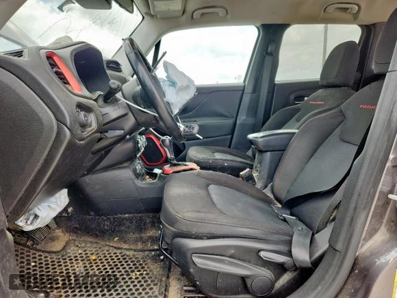 2016 Jeep Renegade Trailhawk with VIN ZACCJBCT7GPD48085, listed as a Copart auction lot 61563515 with 205,070 mi miles and Salvage title. Bid and sale history available at DreamBid. Image 7.
