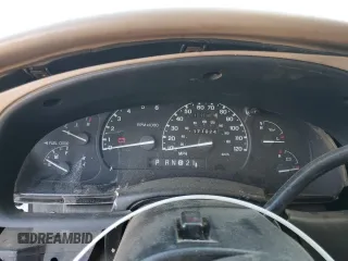 1998 Ford Explorer XLT z VIN 1FMZU32P8WZC33499, wystawiony jako Copart lot #46713545 z przebiegiem 371 924 mil mil oraz Szkoda całkowita • Salvage title. Historia ofert i sprzedaży dostępna na DreamBid. Obrazek 9.