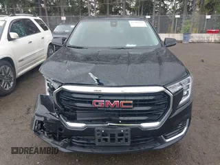 2024 GMC Terrain SLE z VIN 3GKALTEG1RL336389, wystawiony jako IAAI lot #42303629 z przebiegiem 18 588 mil mil oraz . Historia ofert i sprzedaży dostępna na DreamBid. Obrazek 13.