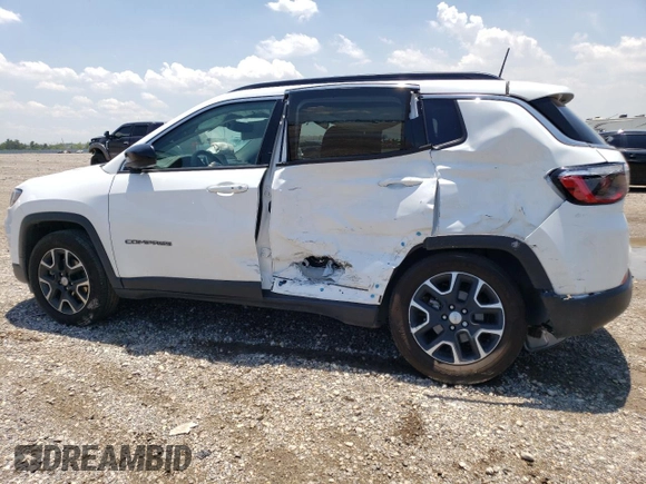 2022 Jeep Compass Latitude with VIN 3C4NJCBB5NT118932, listed as a Copart auction lot 55504443 with 11,152 mi miles and Salvage Title. Bid and sale history available at carsss.com. Image 2.