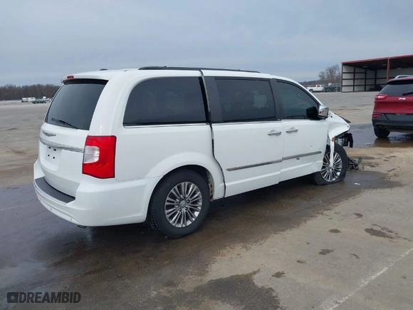 2014 Chrysler Town & Country Touring-L 30th Anniversary with VIN 2C4RC1CG8ER193069, listed as a IAAI auction lot 41713157 with 141,059 mi miles. Bid and sale history available at carsss.com. Image 4.