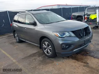 2017 Nissan Pathfinder SV with VIN 5N1DR2MN7HC660048, listed as a IAAI auction lot 41447330 with 138,524 mi miles. Bid and sale history available at carsss.com. Image 1.