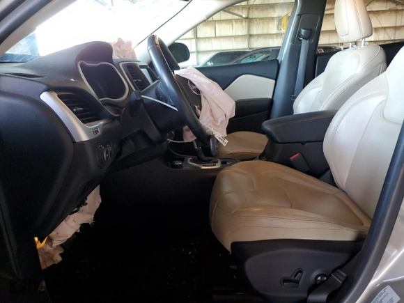 2017 Jeep Cherokee Limited с VIN 1C4PJMDS9HW524979, выставлен на аукционе Copart как лот 52120195 с пробегом 86 625 миль миль и Списание • Salvage title. История ставок и продаж доступна на DreamBid. Изображение 7.