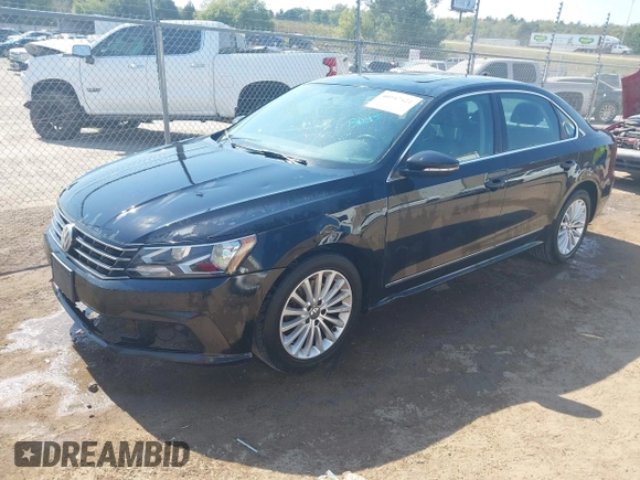 2016 Volkswagen Passat SE z VIN 1VWBT7A39GC033702, wystawiony jako IAAI lot #40547421 z przebiegiem 122 206 mil mil oraz . Historia ofert i sprzedaży dostępna na DreamBid. Obrazek 16.