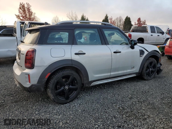 2021 MINI Countryman Cooper with VIN WMZ43BR09M3M93186, listed as a Copart auction lot 82433544 with 54,619 mi miles and Salvage title. Bid and sale history available at DreamBid. Image 3.