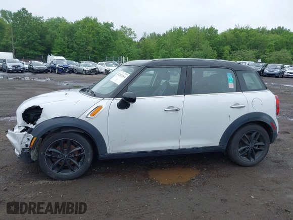 2013 MINI Countryman with VIN WMWZB3C53DWM08244, listed as a IAAI auction lot 42281364 with 139,894 mi miles and . Bid and sale history available at DreamBid. Image 17.